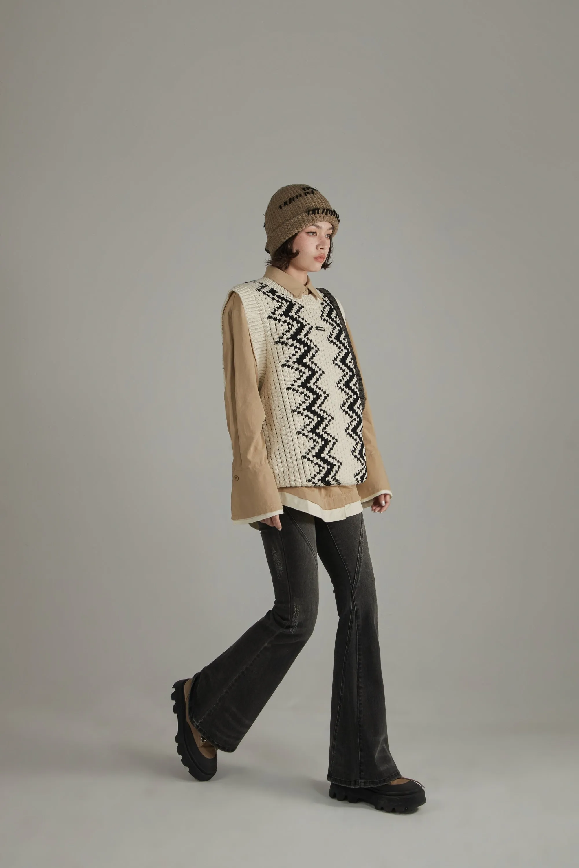 Wavy Sleeveless Knit Sweater